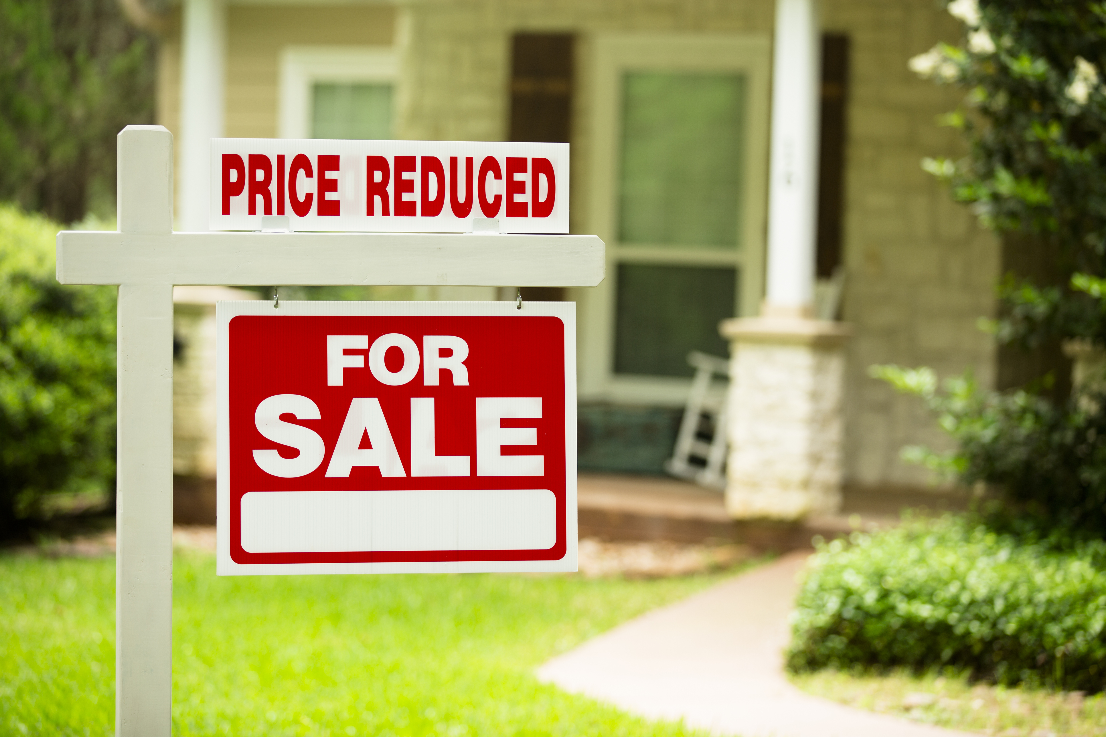 Cover image for post with title How Long Should a House Be on the Market Before You Reduce the Price? | Redy